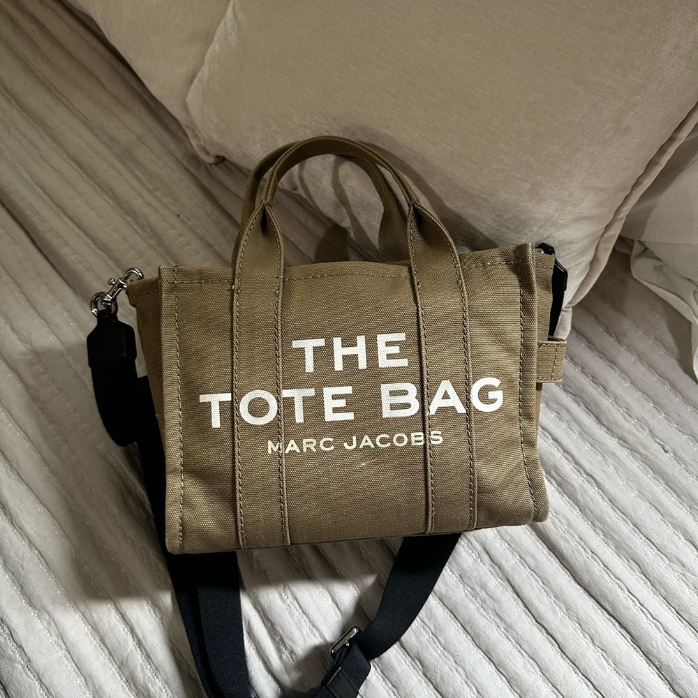 Marc Jacob’s the tote bag